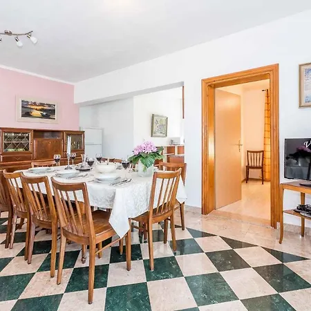 - Sibenik Riviera 7187 * Rogoznica (Sibenik-Knin)