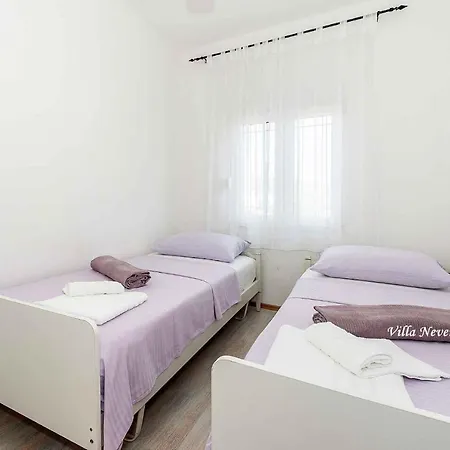 - Sibenik Riviera 7187 Apartmán Rogoznica (Sibenik-Knin)