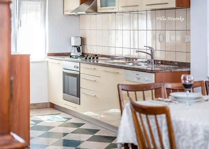 - Sibenik Riviera 7187 Rogoznica (Sibenik-Knin)