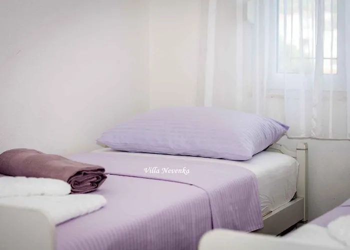 - Sibenik Riviera 7187 Rogoznica (Sibenik-Knin)